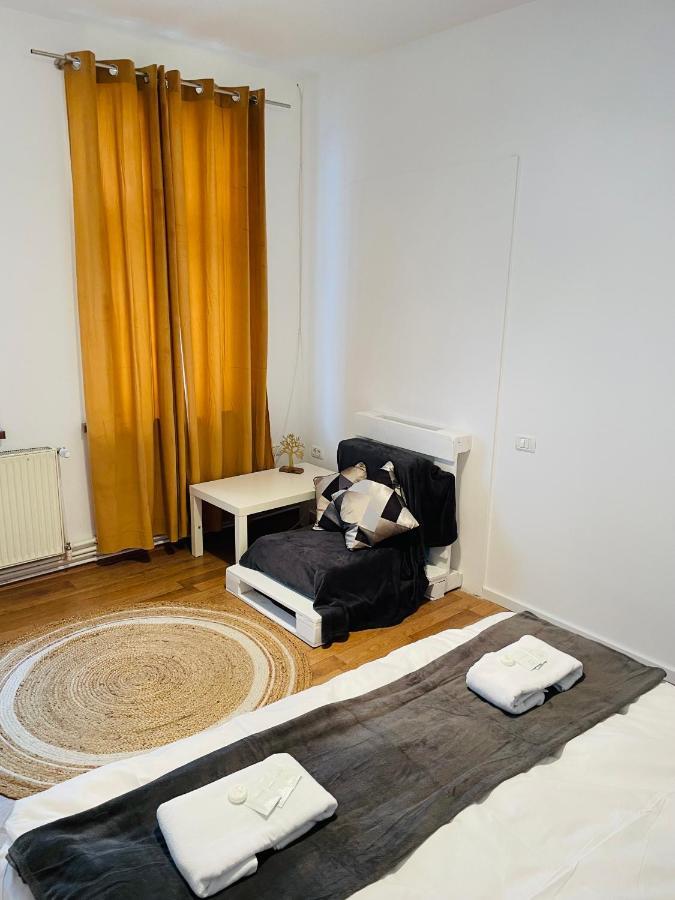 Londof Housing City Center Brasov Apartman Kültér fotó