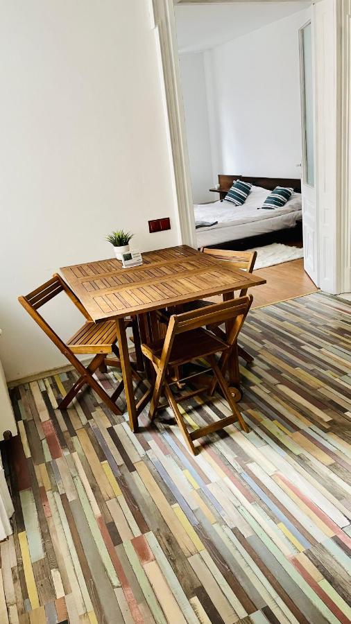 Londof Housing City Center Brasov Apartman Kültér fotó