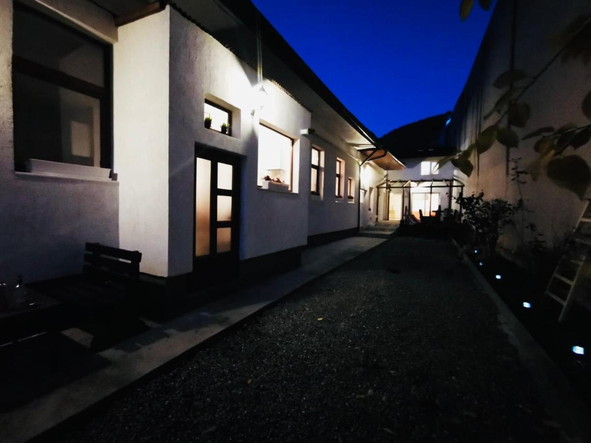 Londof Housing City Center Brasov Apartman Kültér fotó
