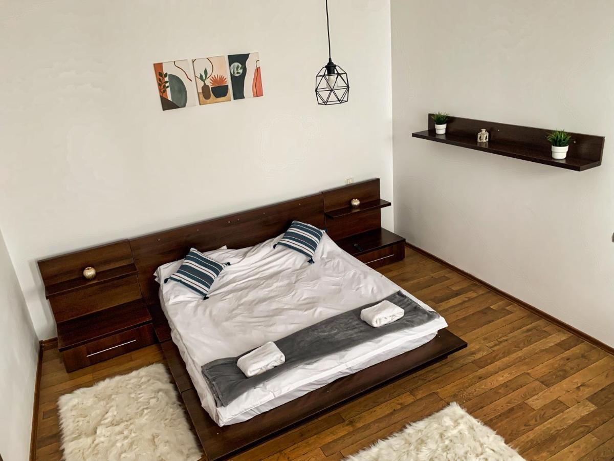 Londof Housing City Center Brasov Apartman Kültér fotó