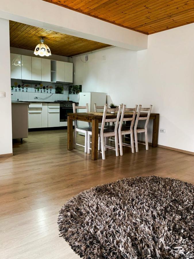 Londof Housing City Center Brasov Apartman Kültér fotó