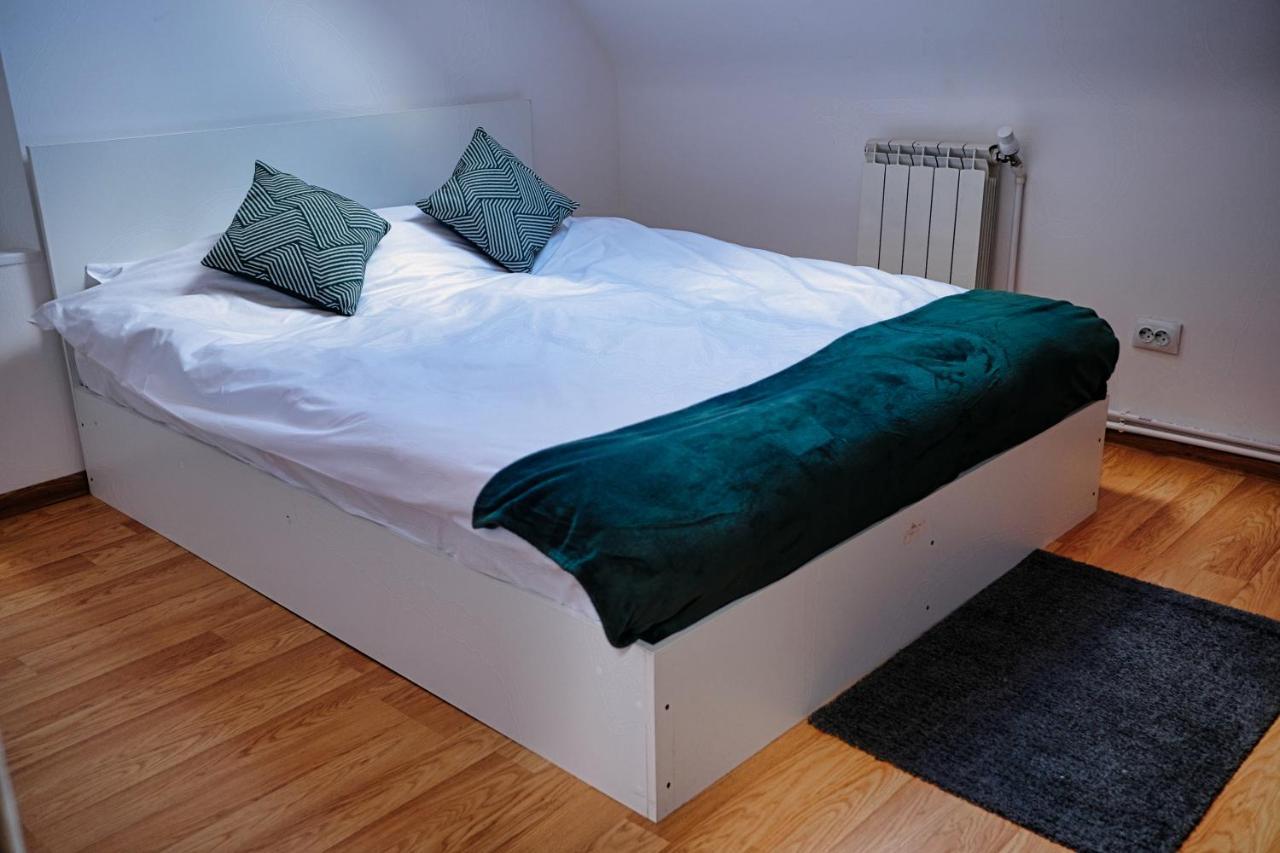 Londof Housing City Center Brasov Apartman Kültér fotó