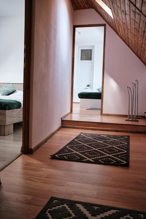Londof Housing City Center Brasov Apartman Kültér fotó