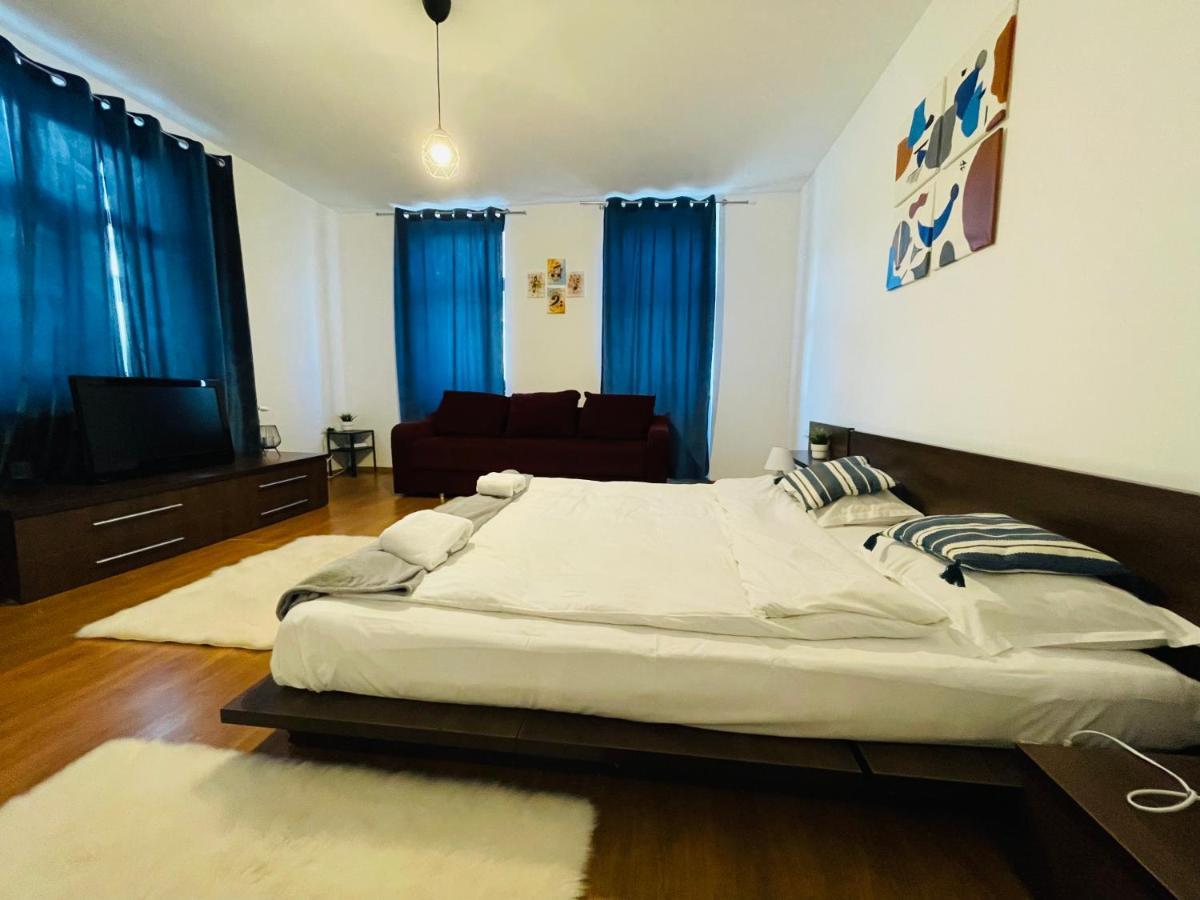 Londof Housing City Center Brasov Apartman Kültér fotó